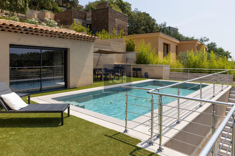 Villa - 220 m² - 6 pièces