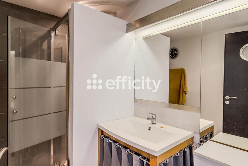 Villa - 260 m² - 9 pièces