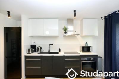 Chambre - 13 m² - 1 pièce