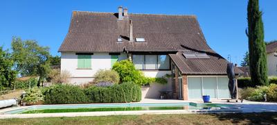 Maison - 270 m² - 10 pièces