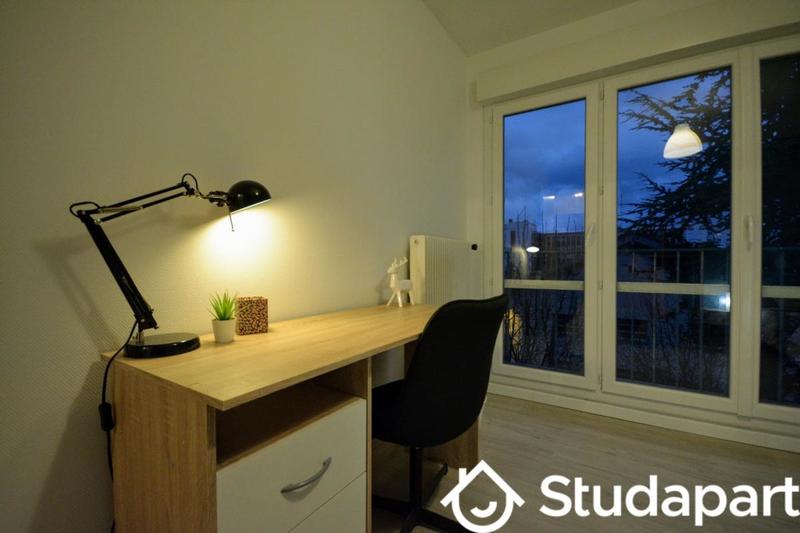 Chambre - 14 m² - 1 pièce