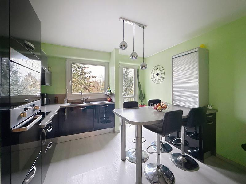 Appartement - 98 m² - 5 pièces