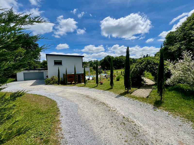 Maison - 188 m² - 8 pièces