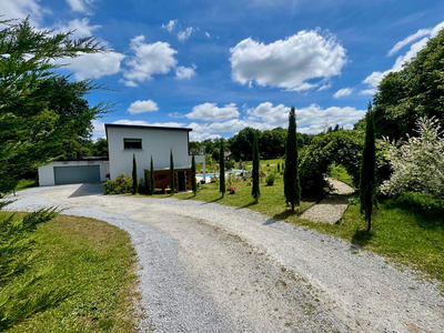 Maison - 188 m² - 8 pièces