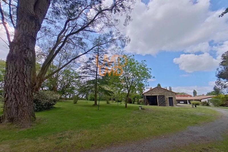 Longère - 205 m² - 9 pièces