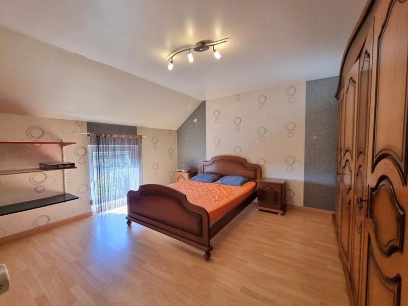 Maison - 202 m² - 8 pièces