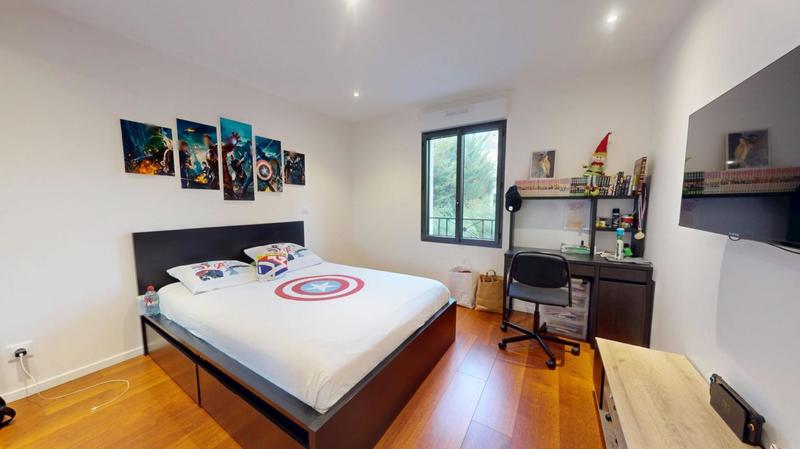 Maison - 203 m² - 8 pièces