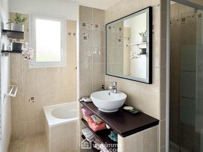 Maison - 83 m² - 4 pièces