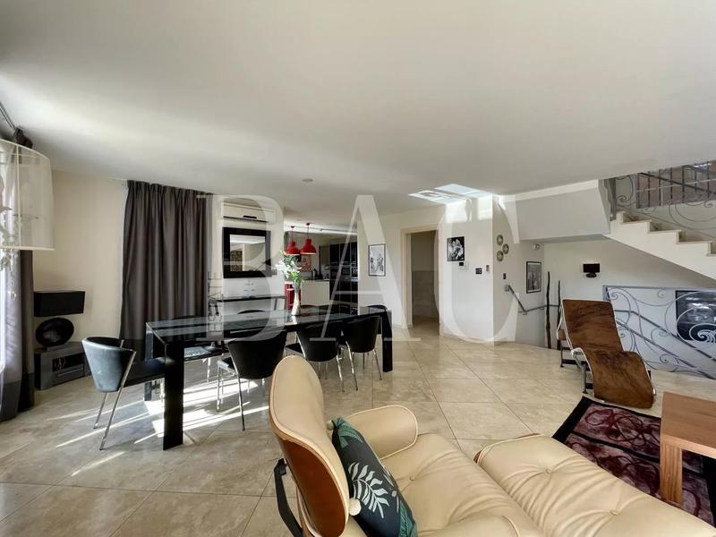 Villa - 415 m² - 10 pièces