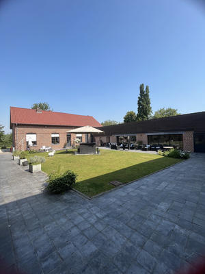 Propriété - 588 m² - 13 pièces