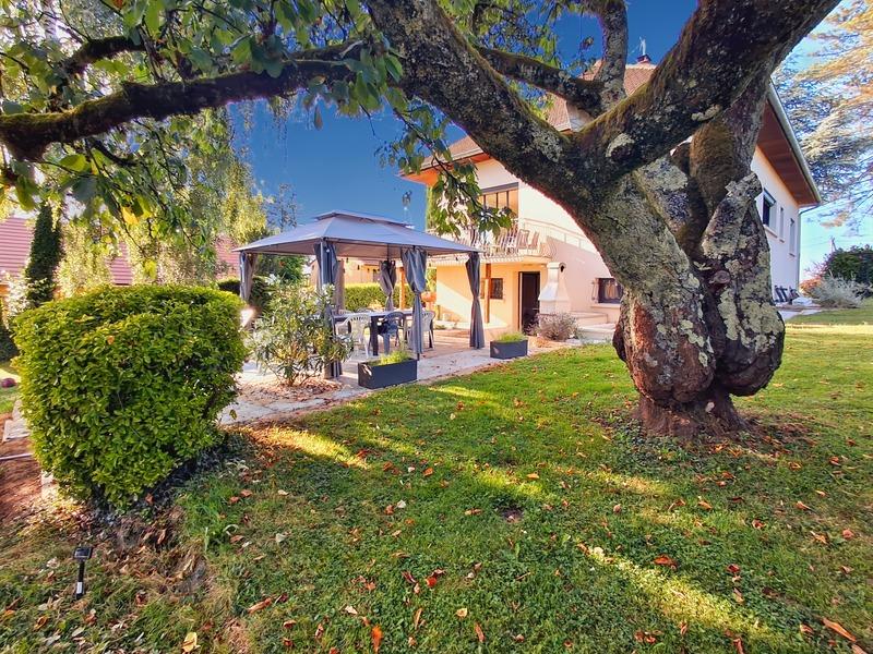 Maison - 301 m² - 10 pièces