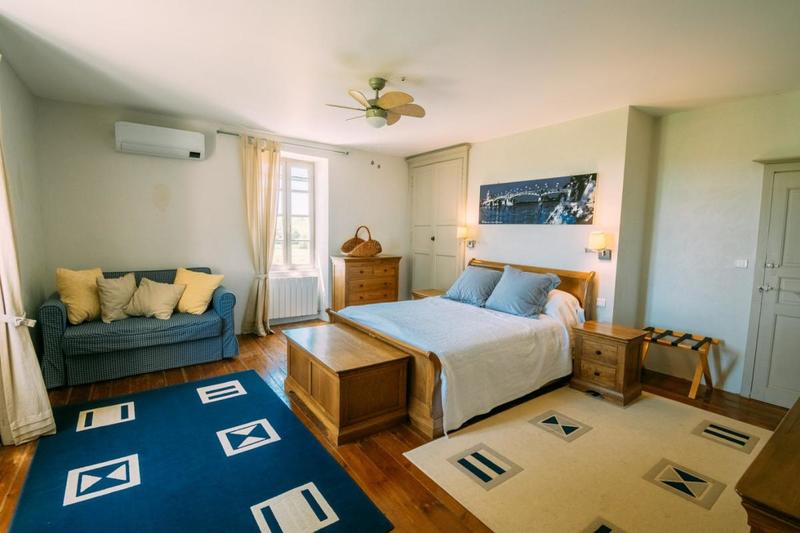 Propriété - 370 m² - 9 pièces