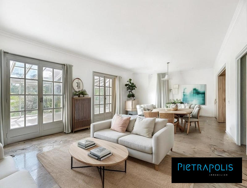 Maison - 292 m² - 7 pièces