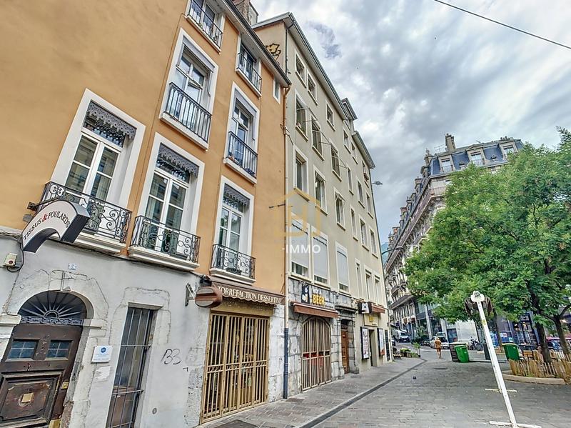 Appartement - 83 m² - 4 pièces