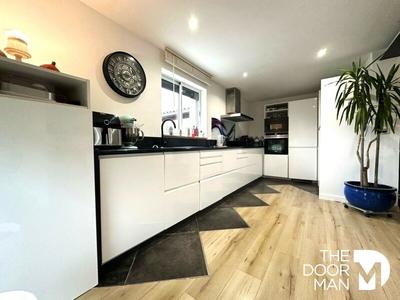 Maison - 190 m² - 6 pièces