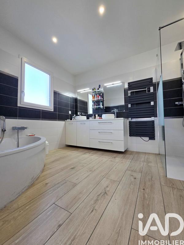 Maison - 120 m² - 4 pièces