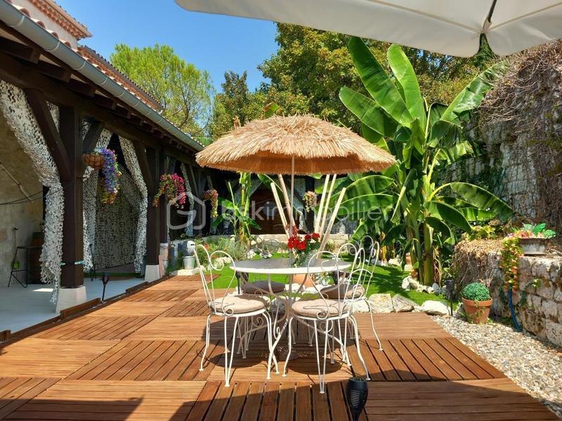 Propriété - 181 m² - 5 pièces