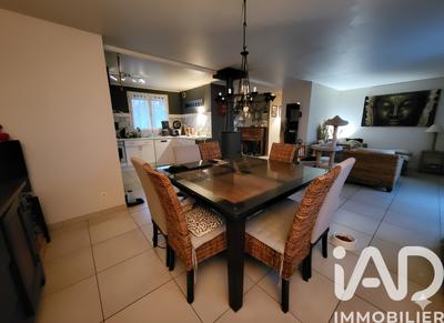 Maison - 111 m² - 5 pièces