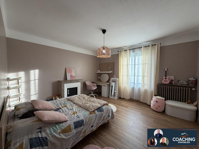 Maison - 205 m² - 7 pièces