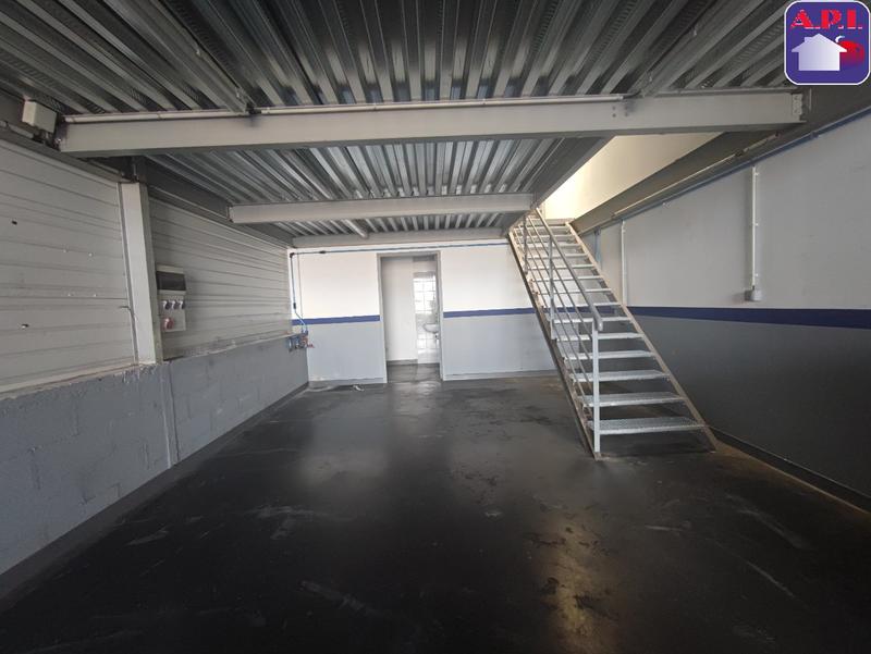 Local d'activités - 411 m²