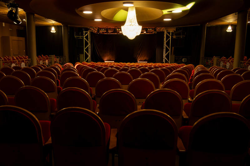 Karine Dubernet sur la scène du Destino