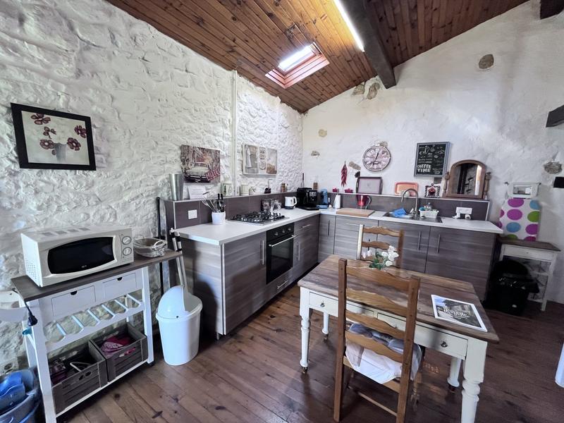 Maison traditionnelle - 350 m² - 14 pièces