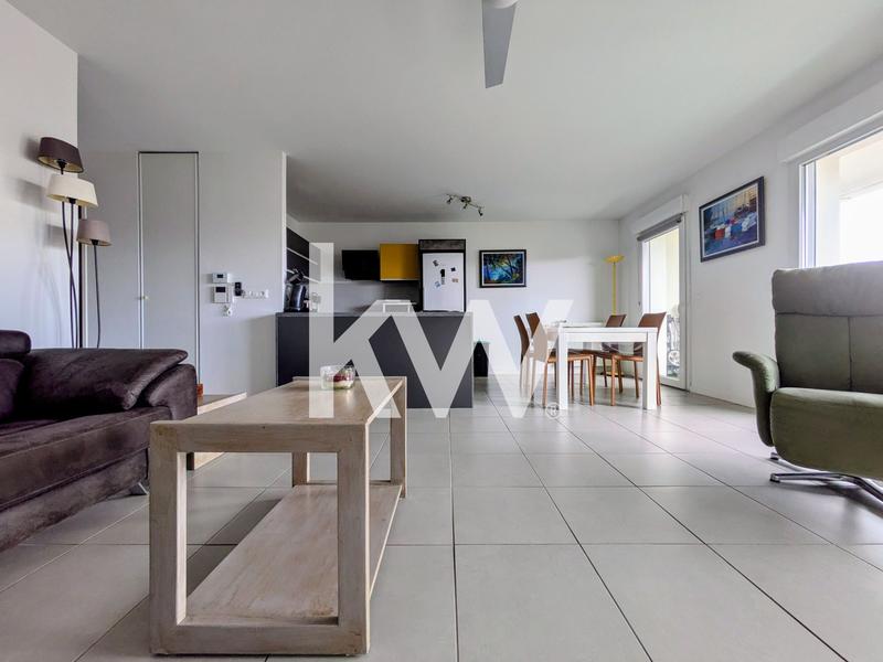 Appartement - 100 m² - 4 pièces