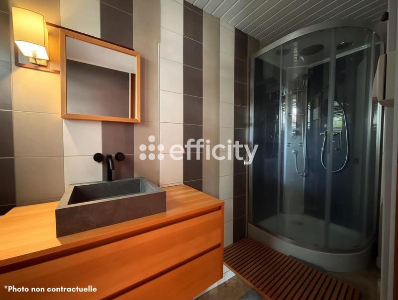 Maison - 192 m² - 5 pièces