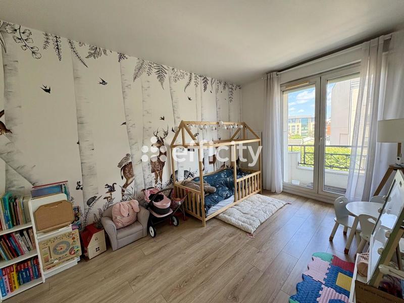 Appartement - 93 m² - 4 pièces