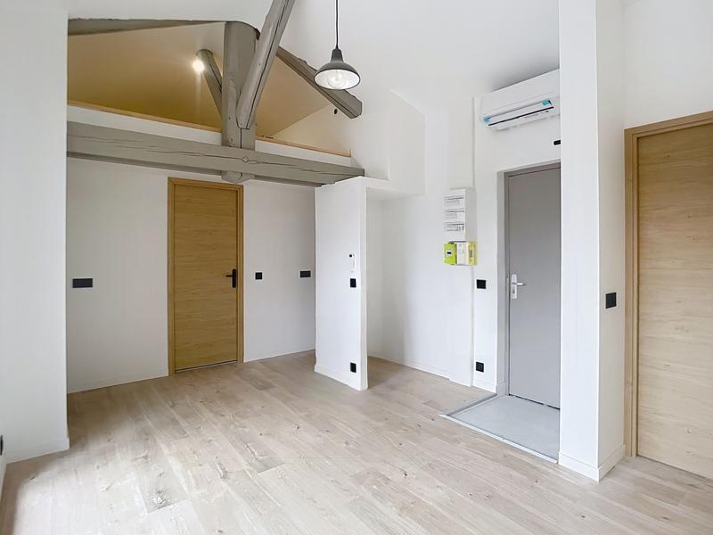 Appartement - 85 m² - 5 pièces