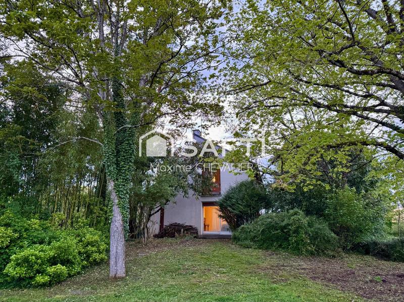 Maison - 250 m² - 8 pièces