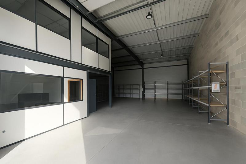 Entrepôt - 260 m²