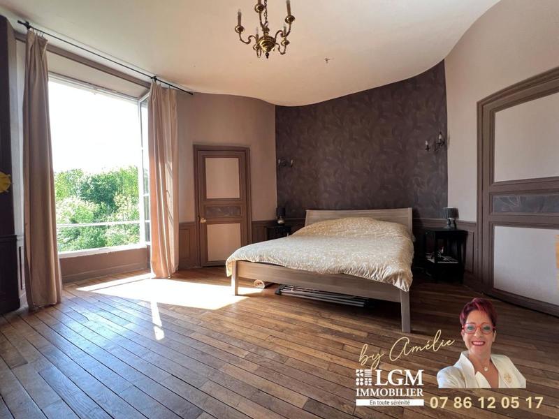 Maison - 230 m² - 6 pièces