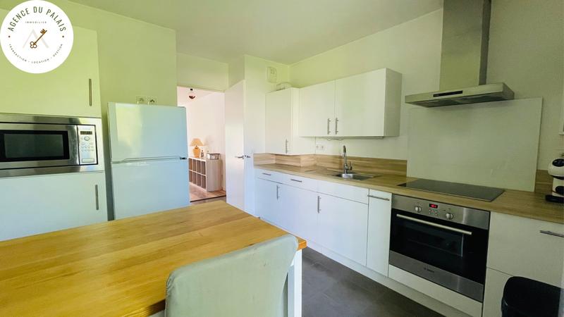 Appartement - 90 m² - 3 pièces