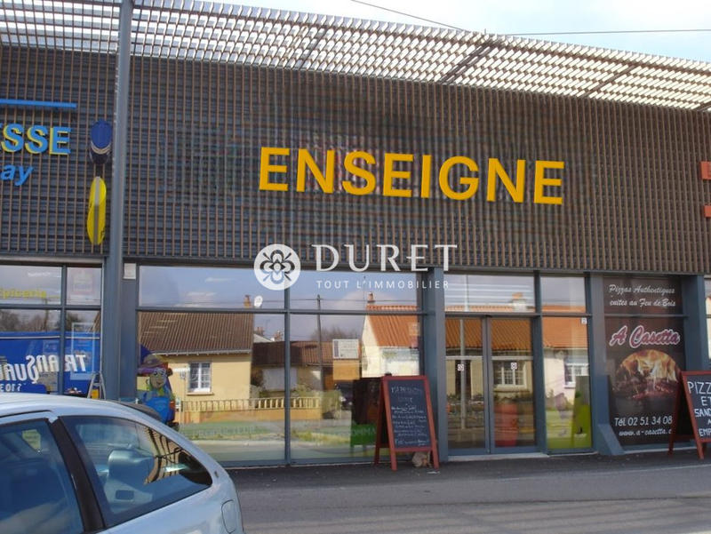 Local commercial - 323 m²