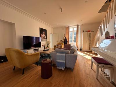 Maison - 137 m² - 6 pièces