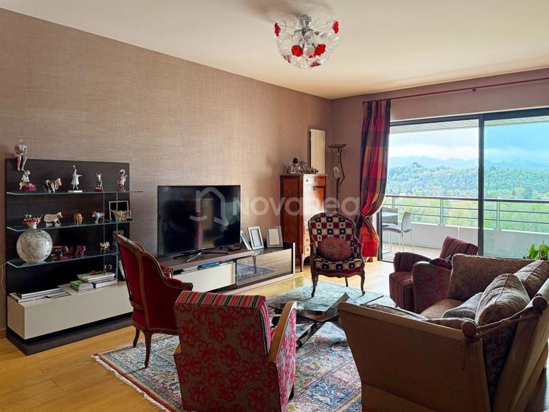 Appartement - 177 m² - 5 pièces