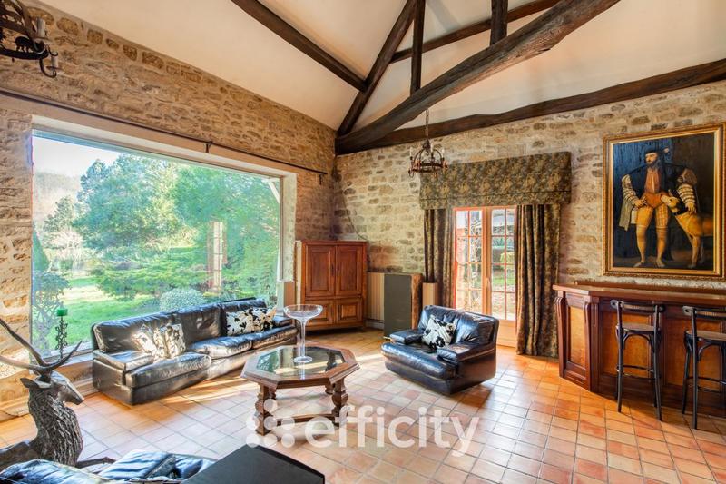 Maison - 300 m² - 7 pièces