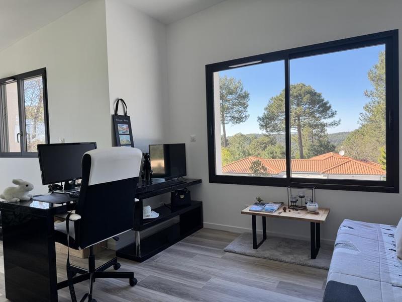 Maison - 238 m² - 7 pièces