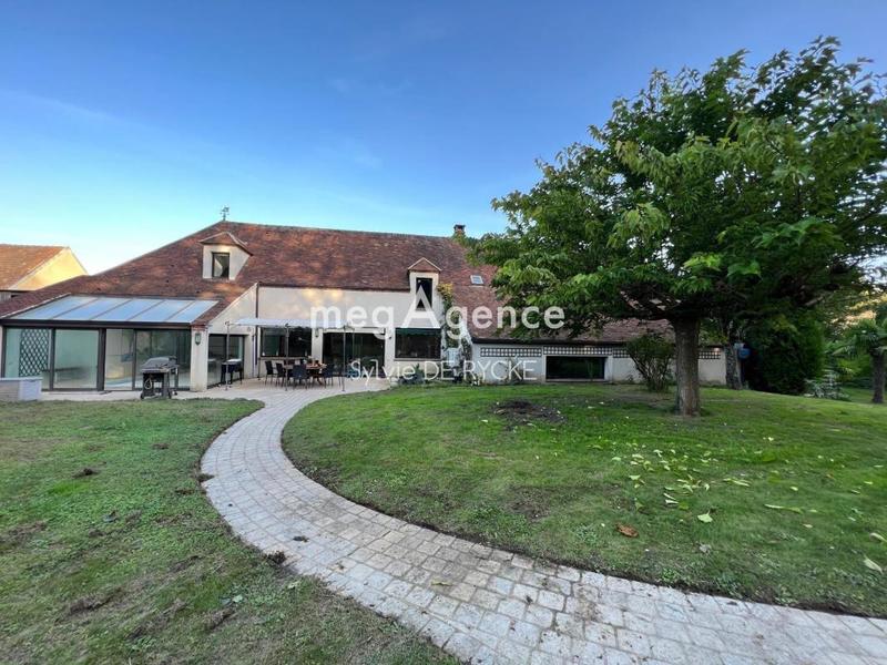 Maison - 367 m² - 9 pièces
