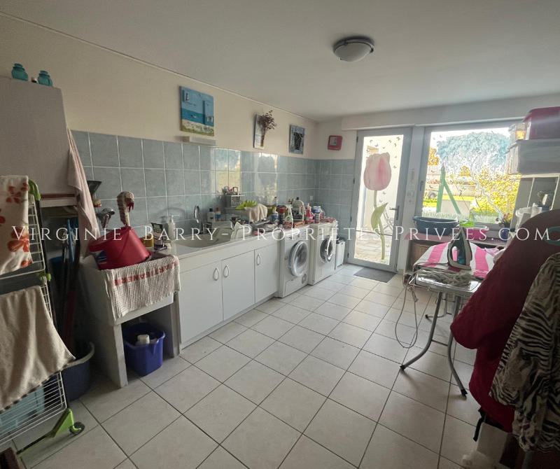 Maison - 300 m² - 7 pièces