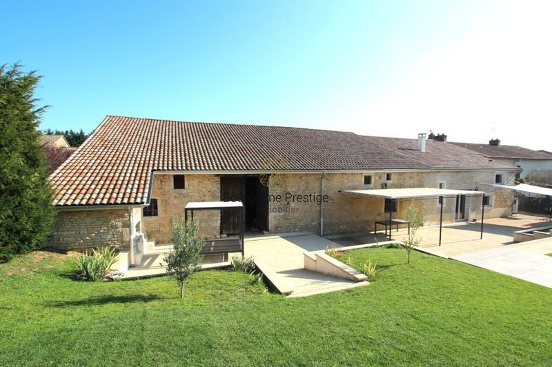 Propriété - 221 m² - 8 pièces