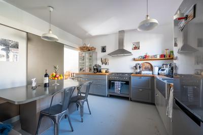 Maison - 300 m² - 9 pièces