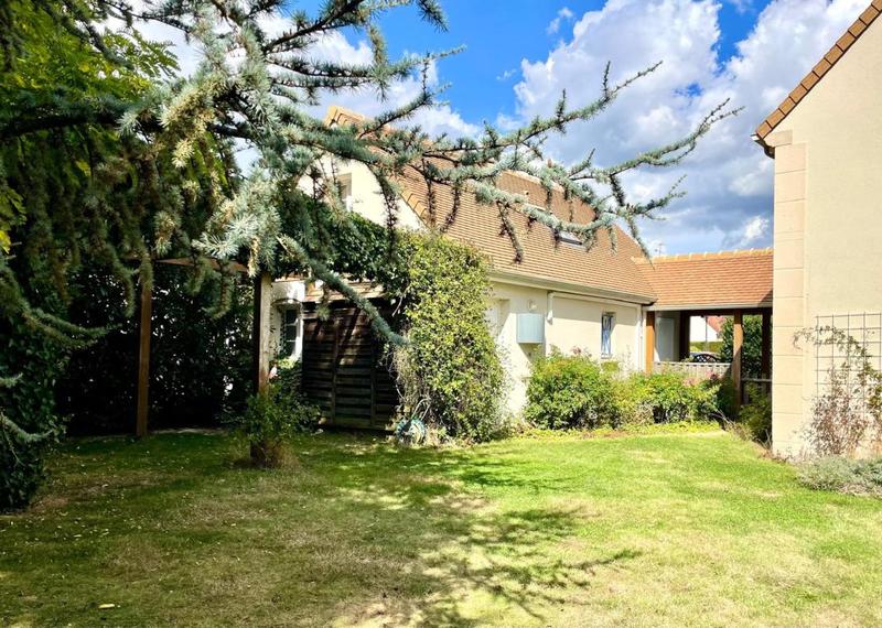 Maison - 280 m² - 9 pièces