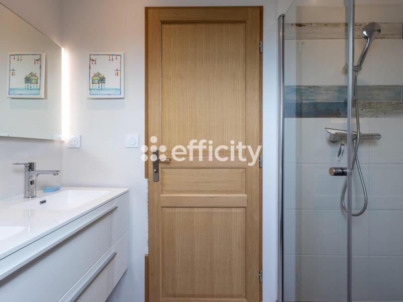 Maison - 151 m² - 7 pièces