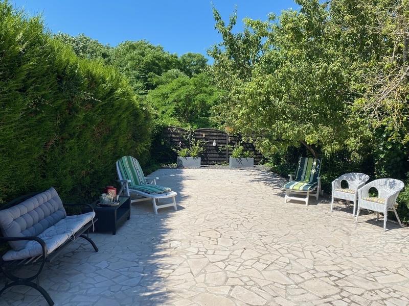 Maison - 219 m² - 9 pièces