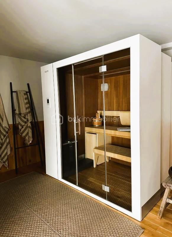 Châlet - 350 m² - 9 pièces