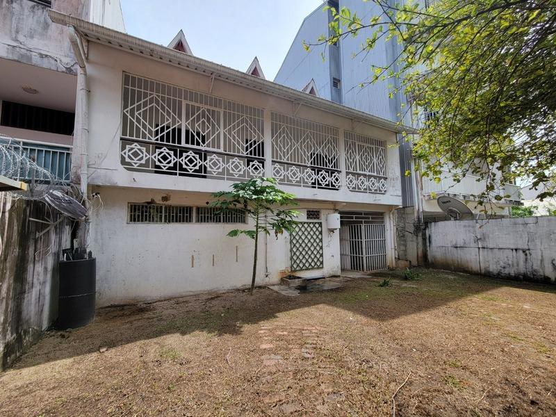 Immeuble - 298 m² - 6 pièces