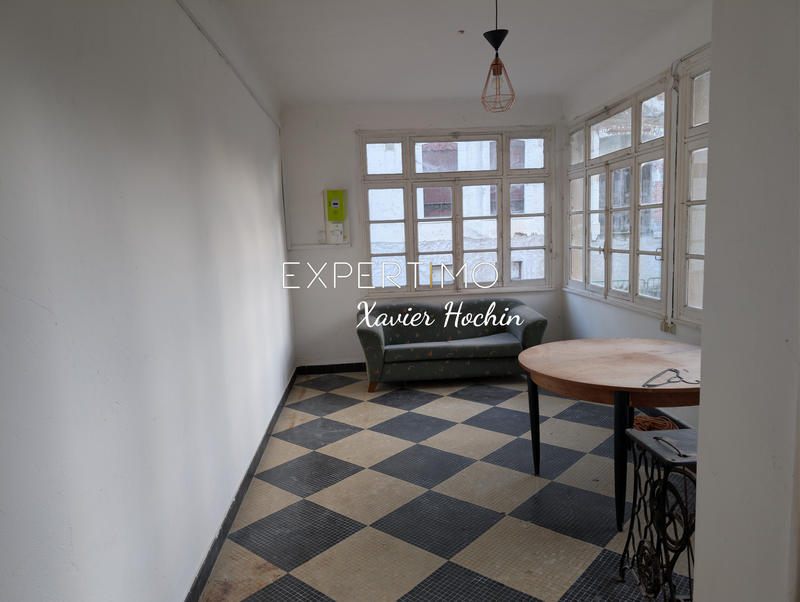 Maison - 960 m² - 32 pièces