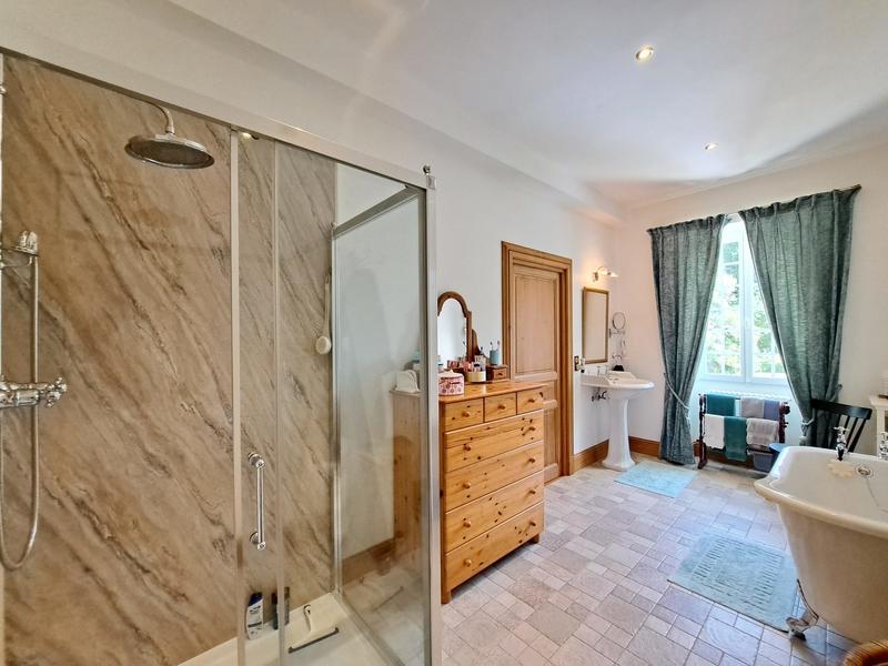 Maison - 432 m² - 10 pièces